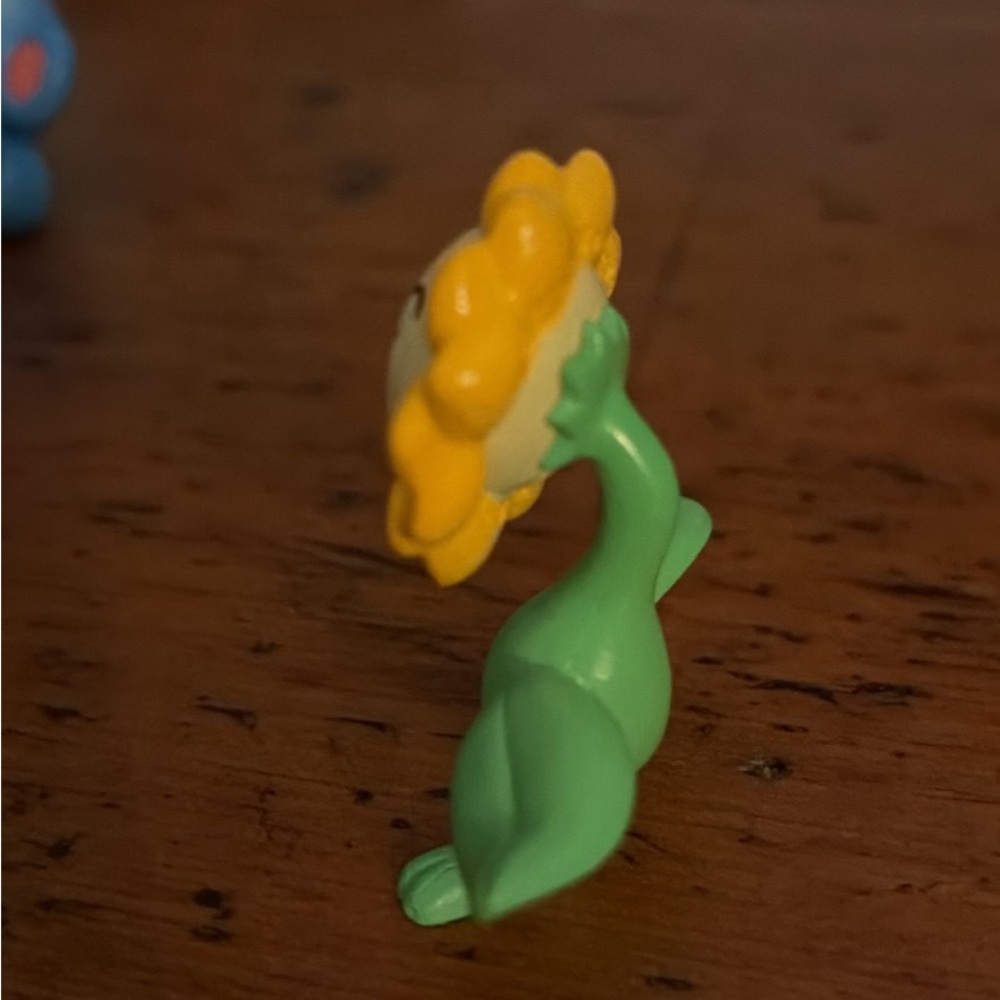 TOMY Pokemon SUNFLORA 2" Mini Figure CGTSJ Vintage Nintendo Toy Collectible - Picture 2 of 5